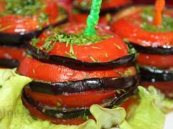 Baklažán s paradajkami a cesnakom (šalát)